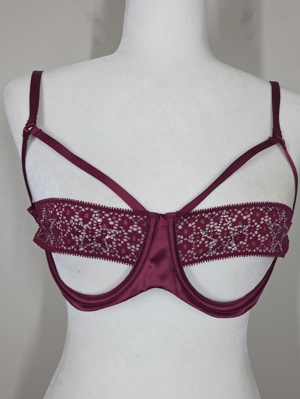 Victoria's Secret Red Luxe Rhinestone Star Lace Strappy Bra 34D Balconette